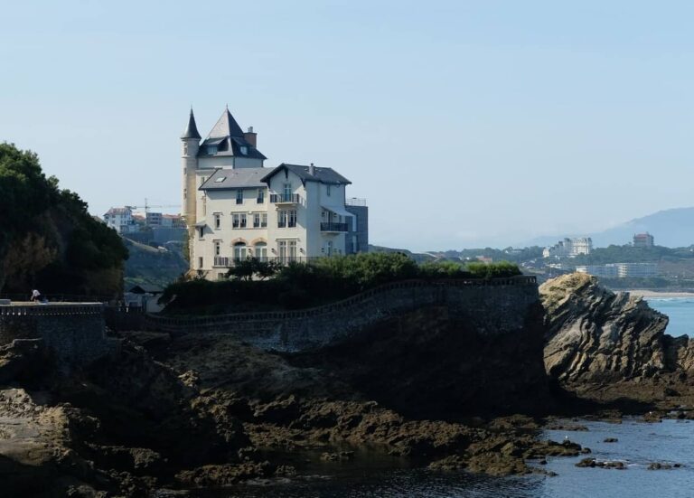 découvrir la villa belza en bateau